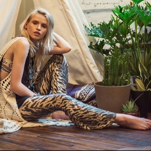 ❌SOLD❌ Spell & the Gypsy Vintage Hendrix Bells - Picture 1 of 10